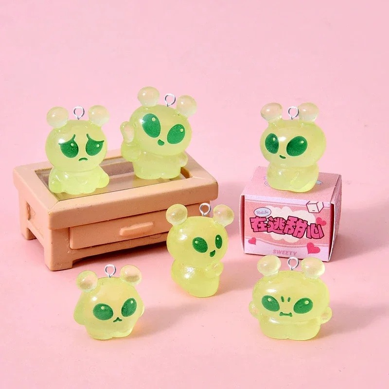 10Pcs Cute Mini Green Alien Re - Resin Art Calligraphy recensione e prezzo